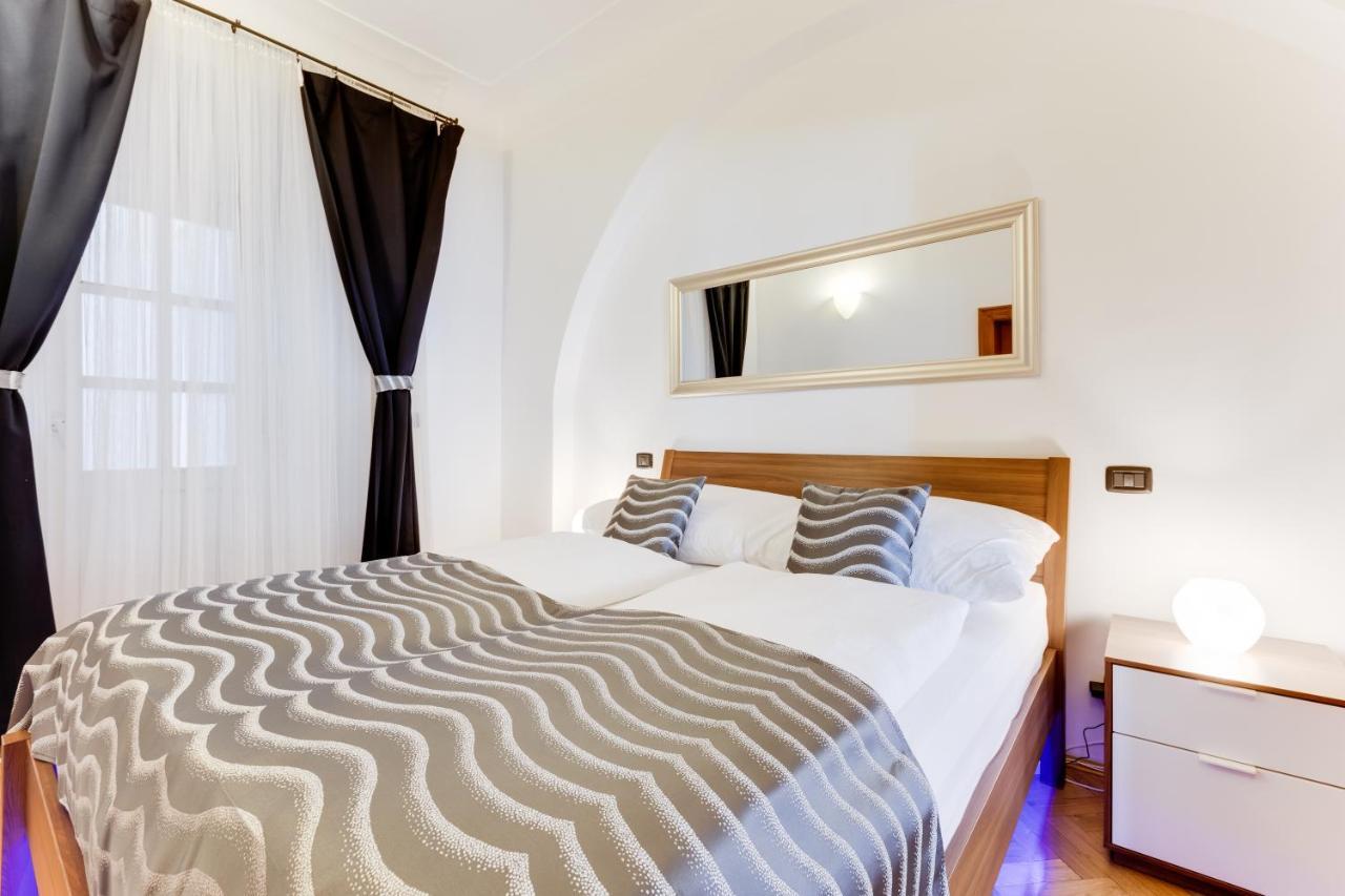 Apartment Charles Bridge Royal - Castle District
