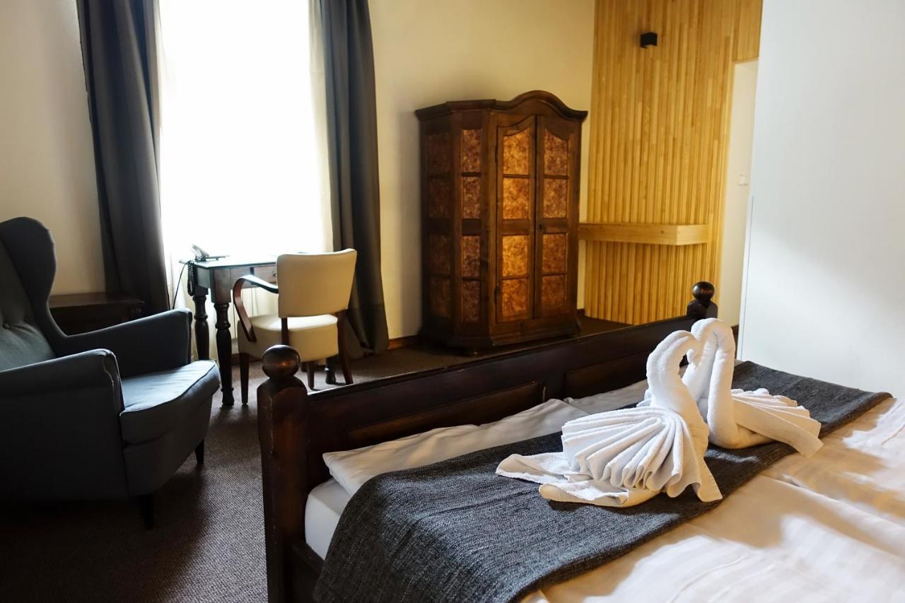 U Kříže Hotel
