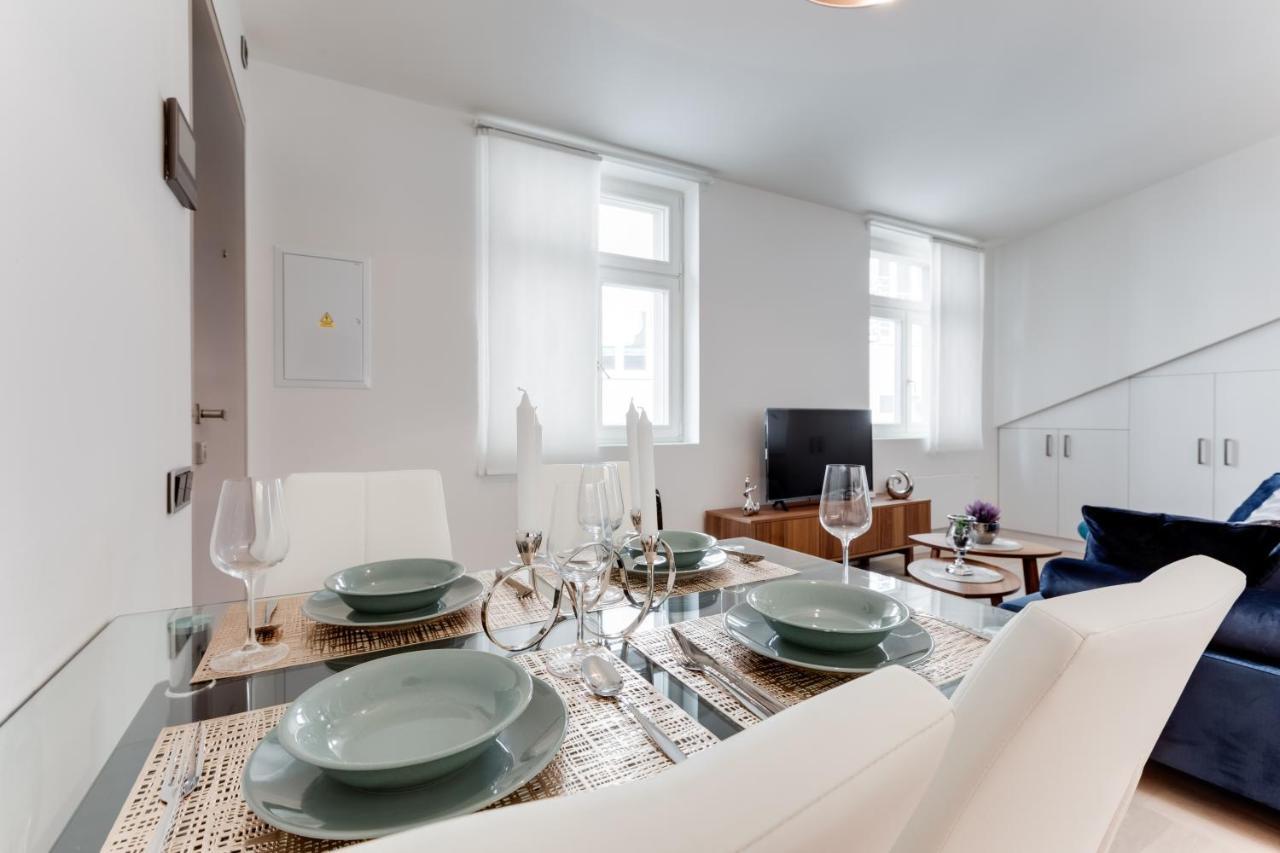 Royal In The Heart Of Apartment *