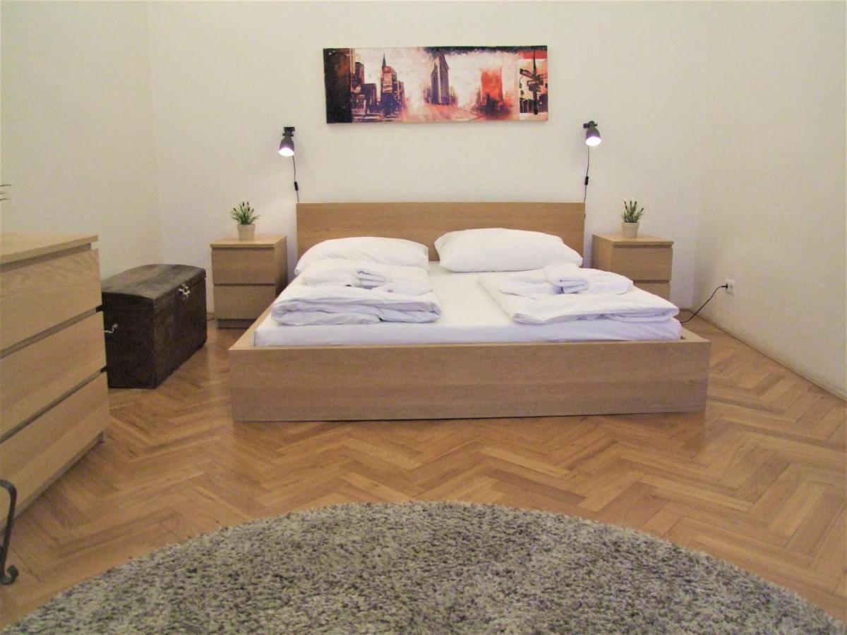 Wenceslas Square By Otsa Apartmán Praha