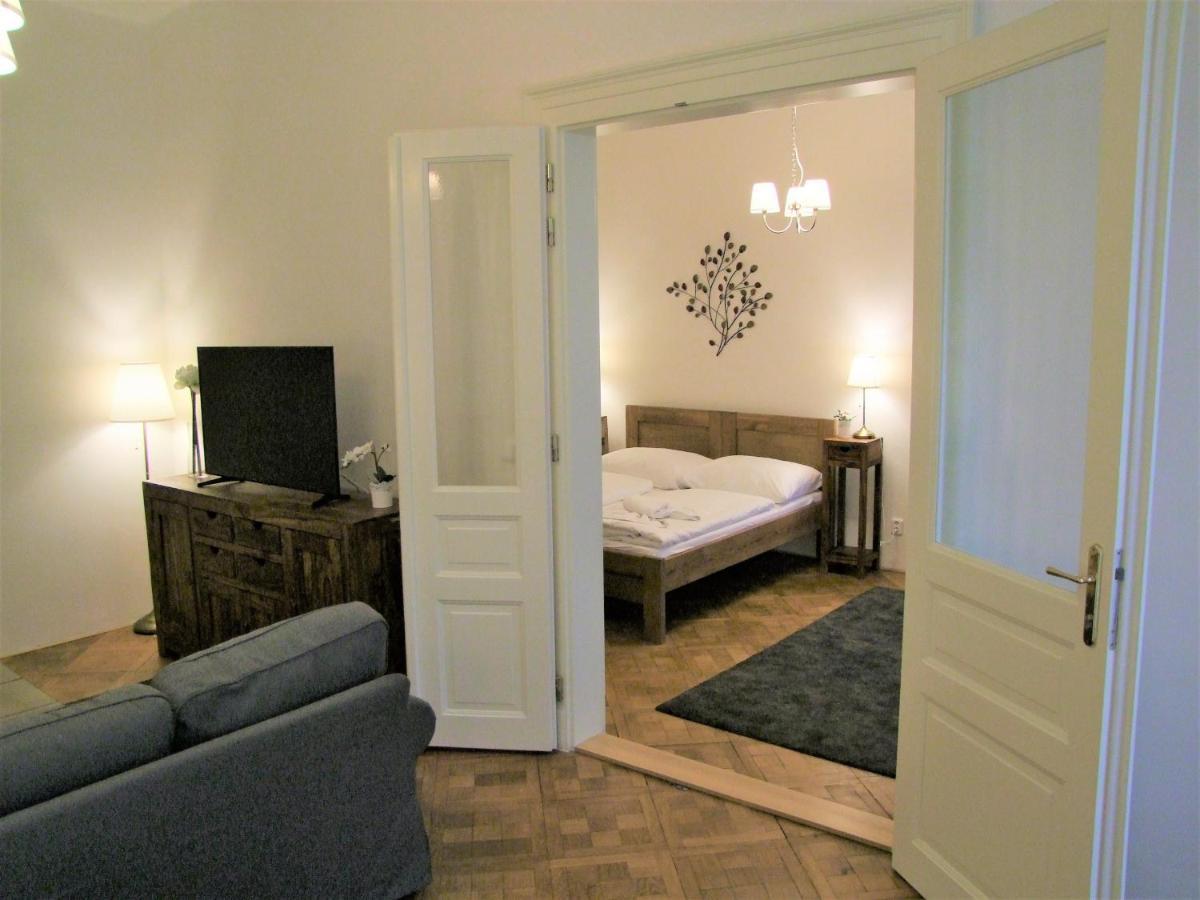 Wenceslas Square By Otsa Apartment