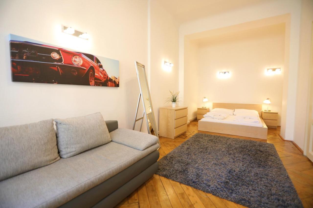 Wenceslas Square By Otsa Apartment