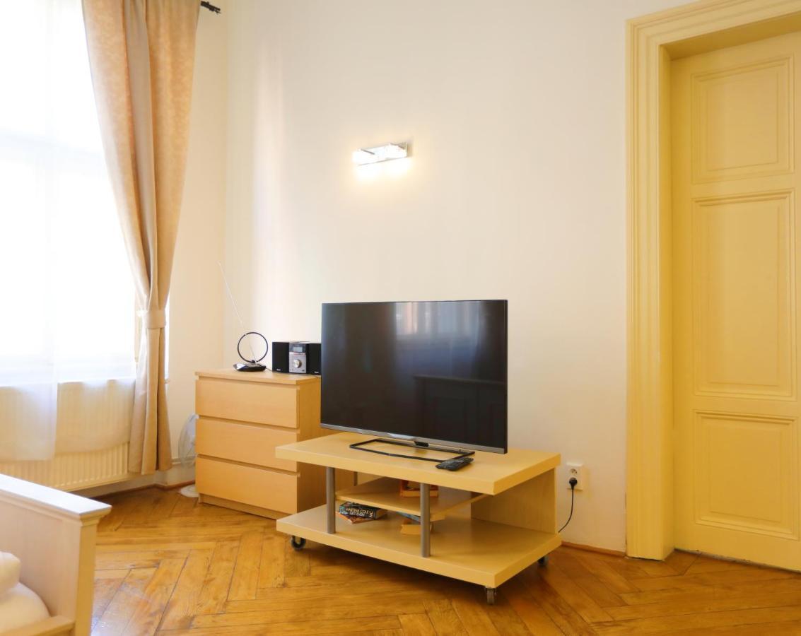 Wenceslas Square By Otsa Apartment *