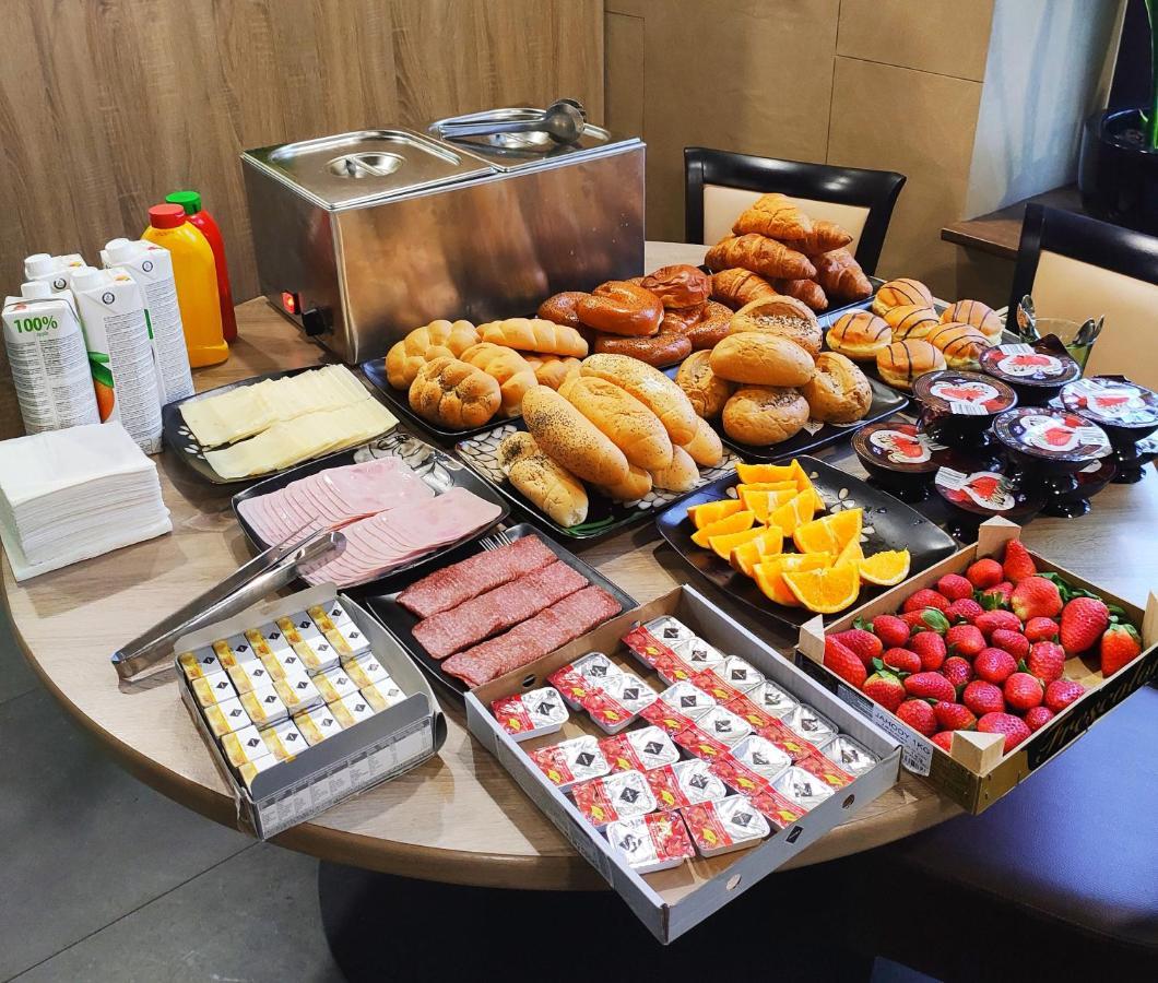 Sun-house Pension&restaurant -parkingfree- Hotell 3*