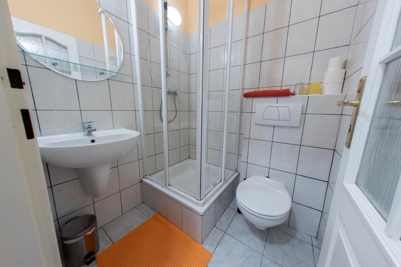Skolicka 2* Prague