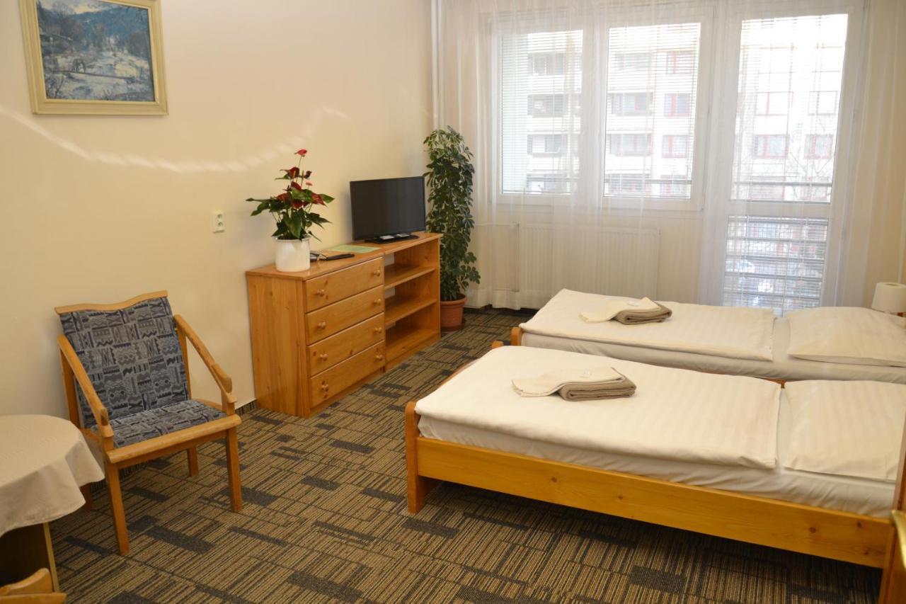Volha Hostel *