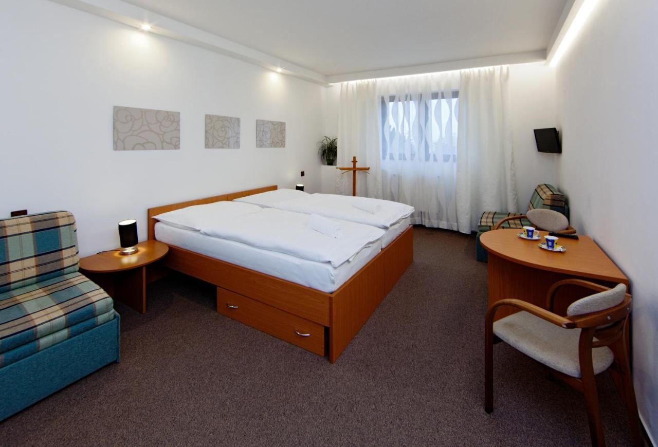 Wolf Hotell 3*