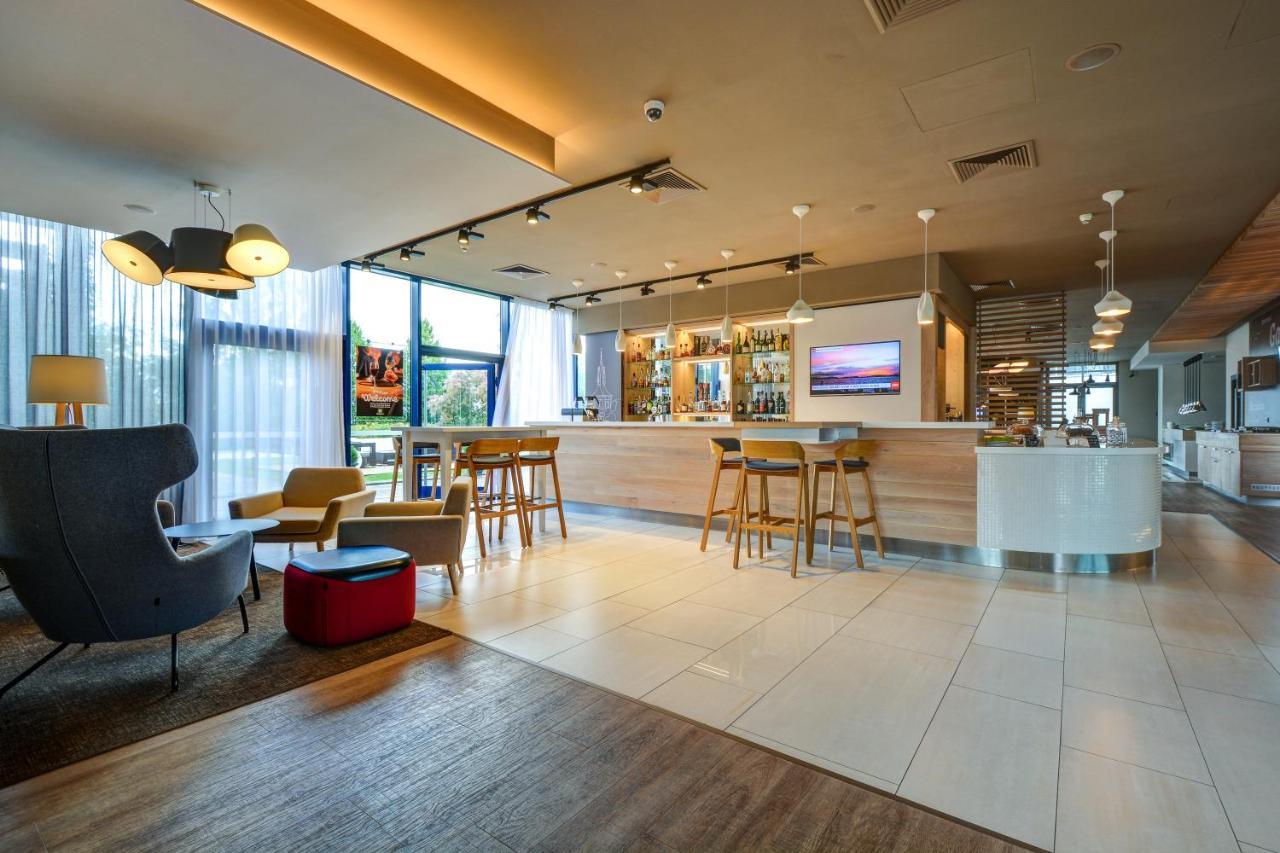 Hotel Airport By Ihg Prag