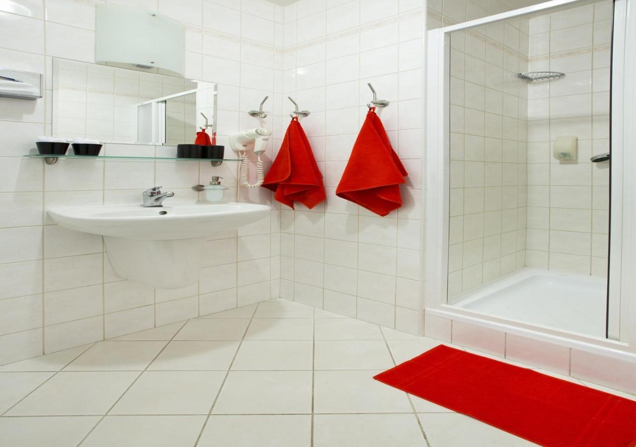 Otar Hotell
