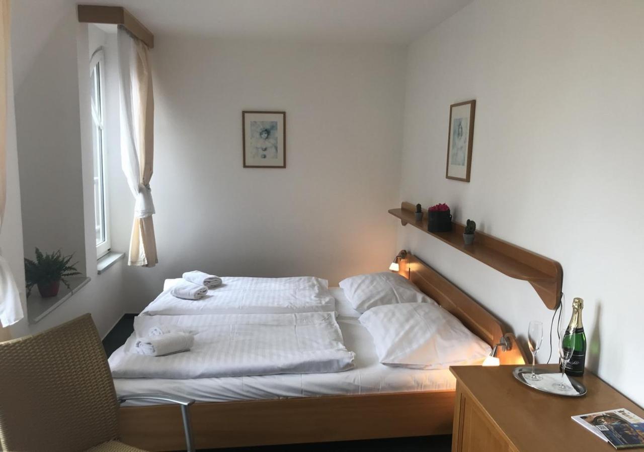 Otar Hotell 3*
