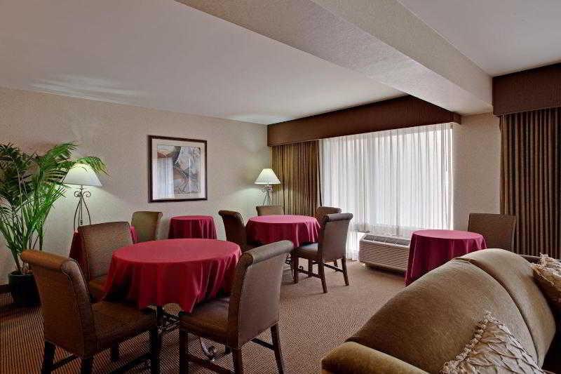 Amadeus Hotell 3*
