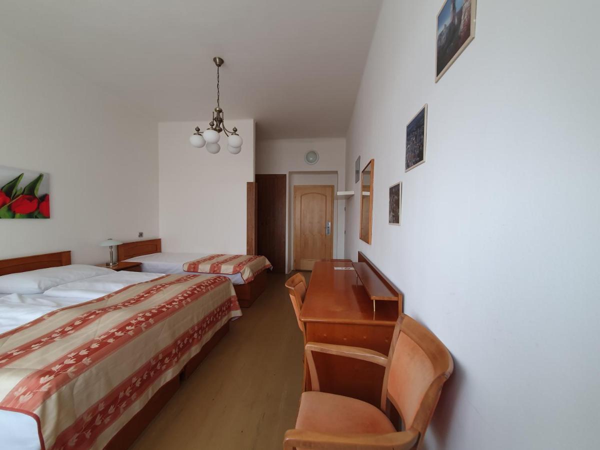 Jana - Domov Mladeze 2* Prag