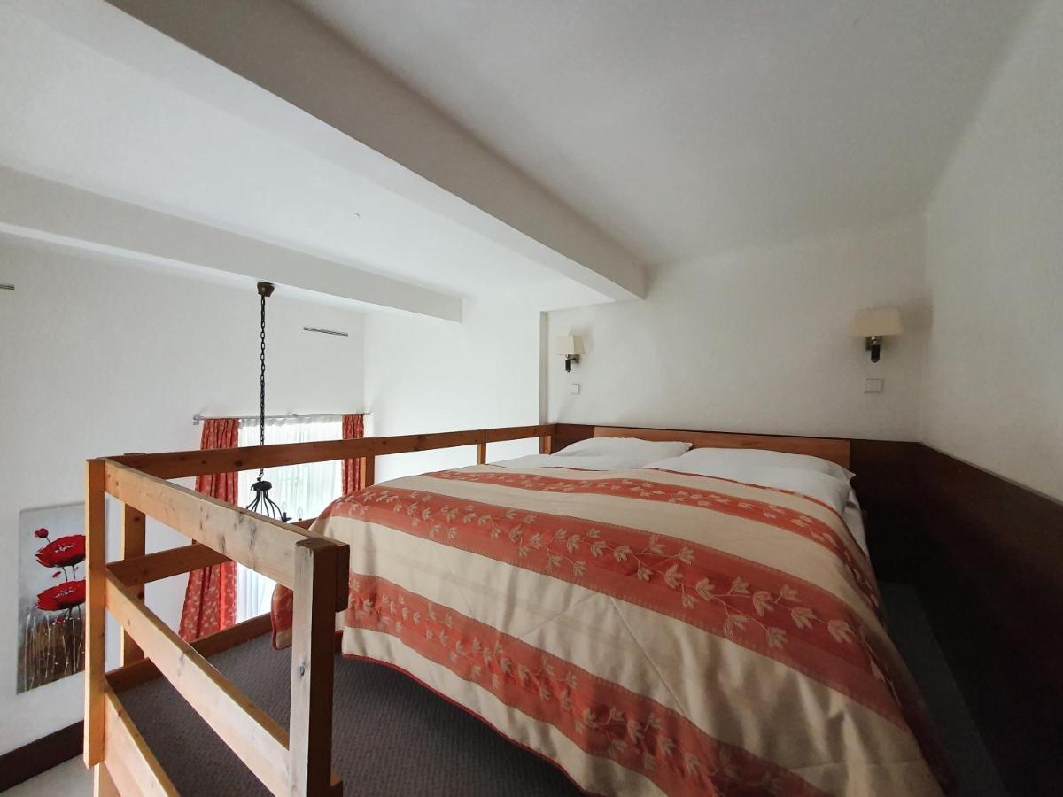 Gasthof Jana - Domov Mladeze 2*