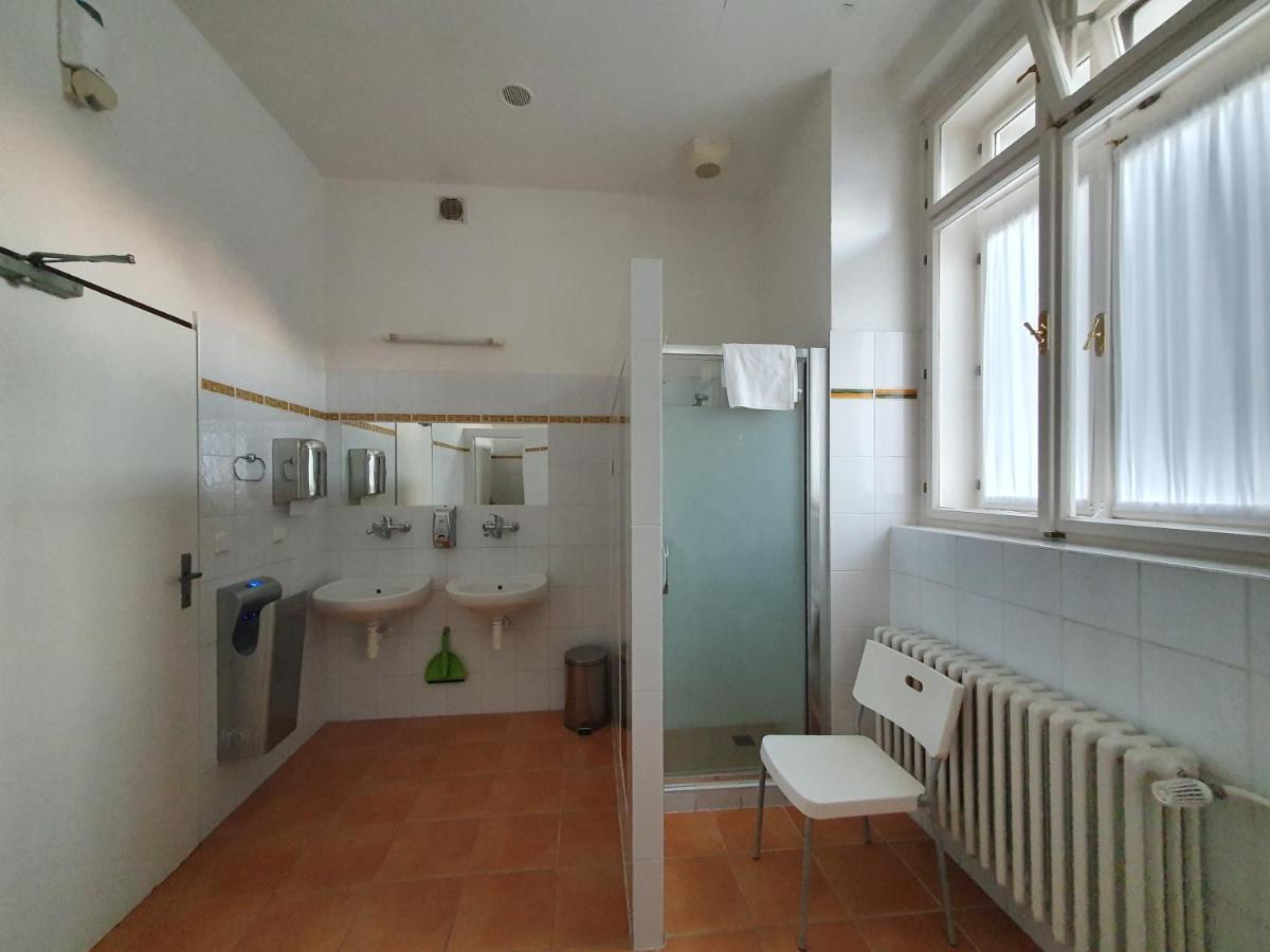 Jana - Domov Mladeze 2* Prag