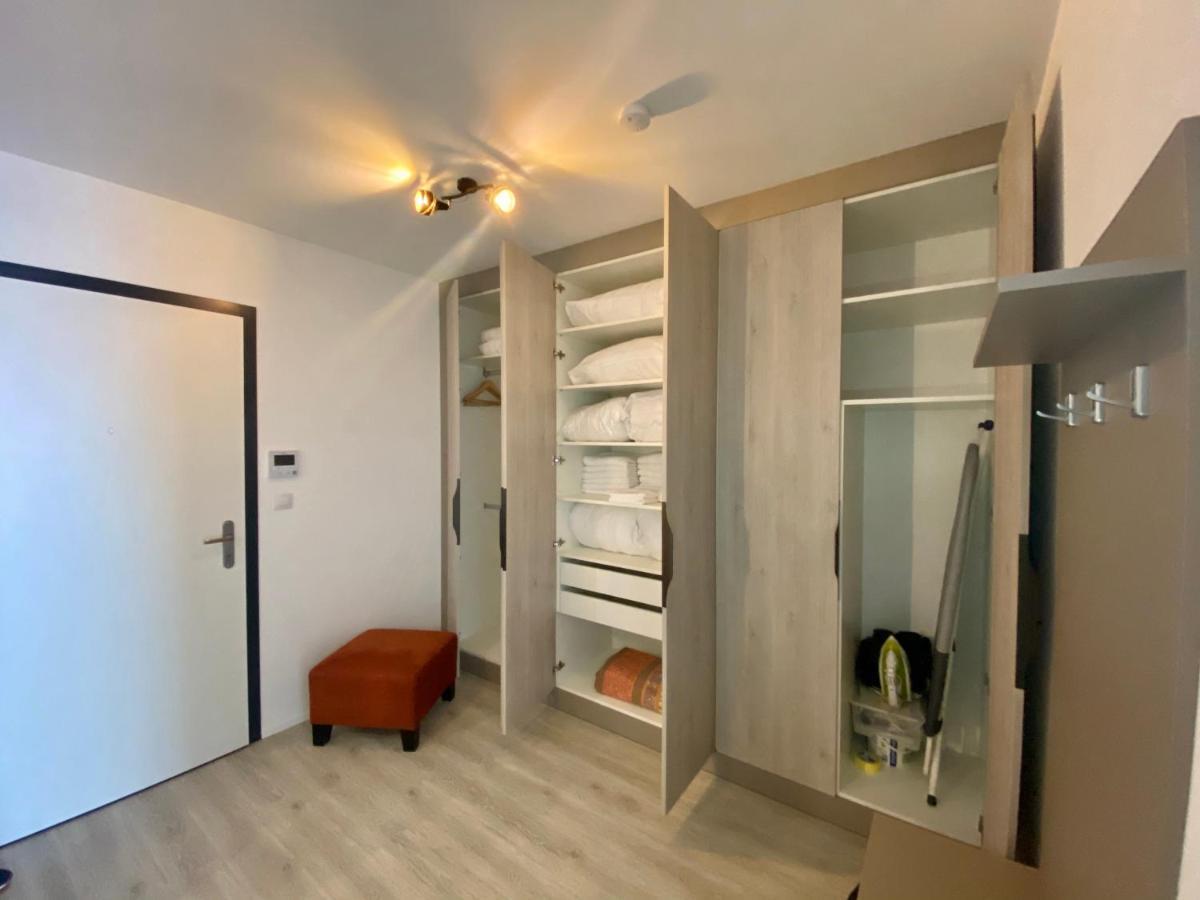 Seven Days Smichov Apartment