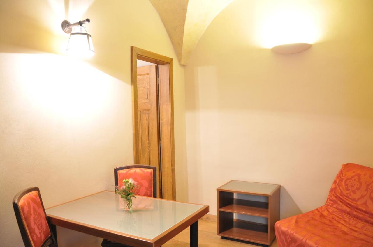 Thunovska Apartment Prag