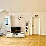 Fantastic Apartment In The City Center