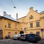 George Apartment