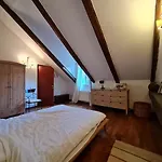Magic Central Attic Apartment