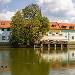 Hotel Certousy