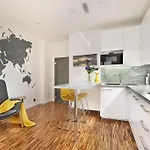 Smart & Luxury Old Town Apartment