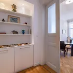 Lovely City View Apartment Next To National Museum By Easybnb