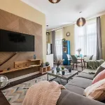 Homey Apartment In Lesser Town By Prague Days