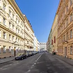 Lesser Town Apartment Melnicka By Easybnb