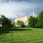 Modern Apartment Riegrovy Sady
