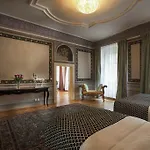 Old Town Square Residence Bambur