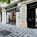 Design Apartment Next To Louis Vuitton Building