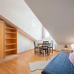Nest Apartment