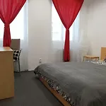 Quiet Courtyard Apartment