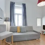 Jt\'S Apartments Benatska Str.
