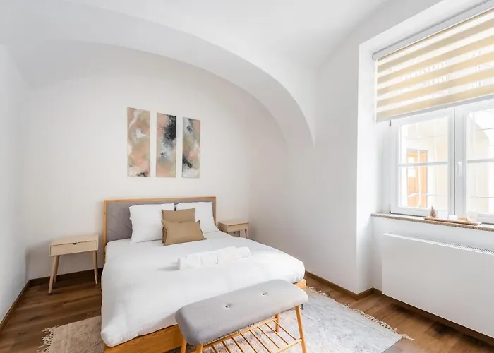 George Apartment