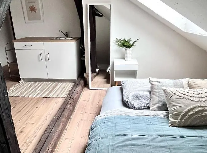 Loft Apartment Close To Metro Palmovka