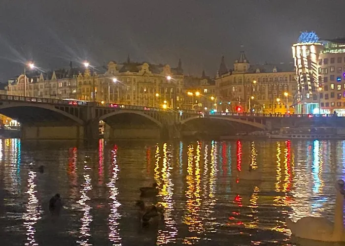 Super Solo Traveler\'S Loft With Stunning Prague Views