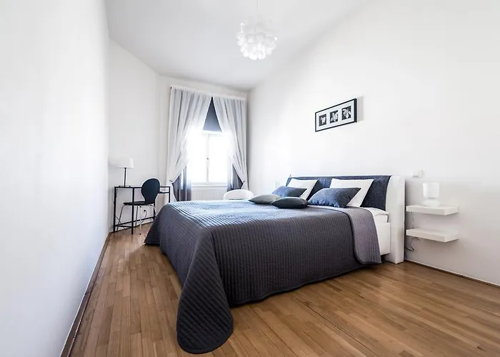 Modern Apartment Riegrovy Sady