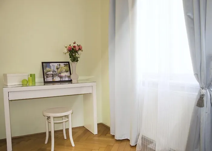 Modern Apartment Klimentska