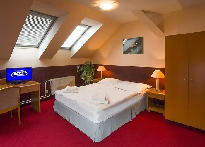 A Plus Hotel & Hostel