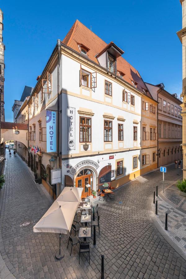 Cerny Slon Hotell