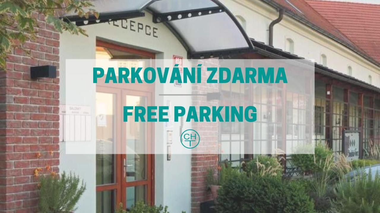 Chvalska Tvrz Hotel 3*