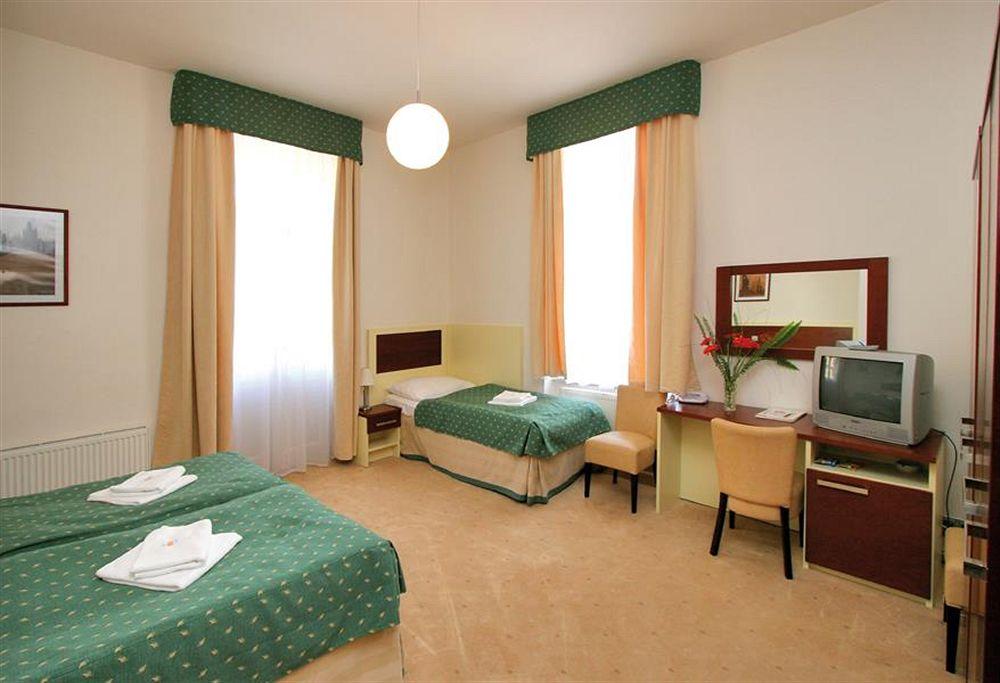 Atos Hotell 3*