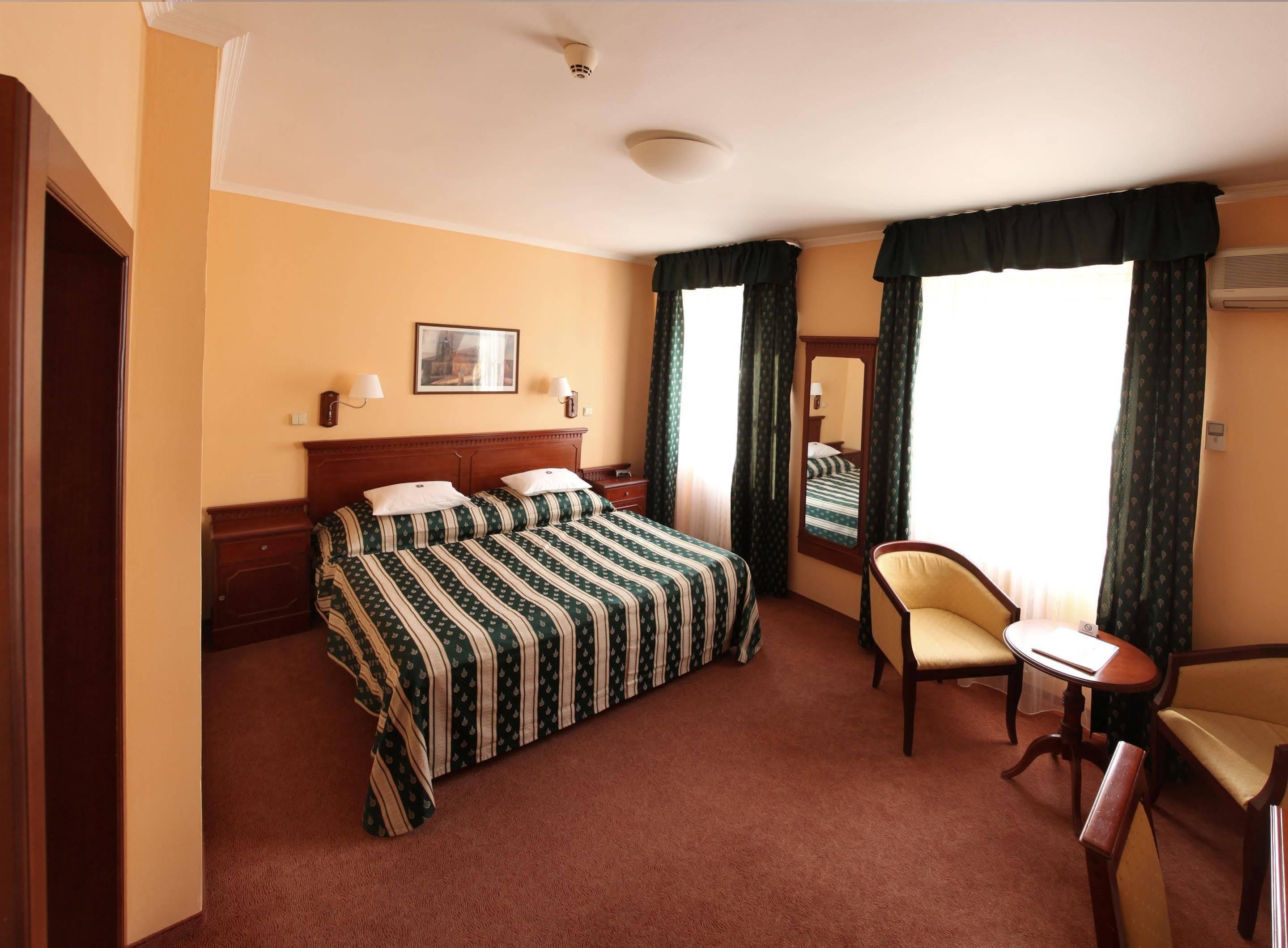Meteor Plaza Hotell