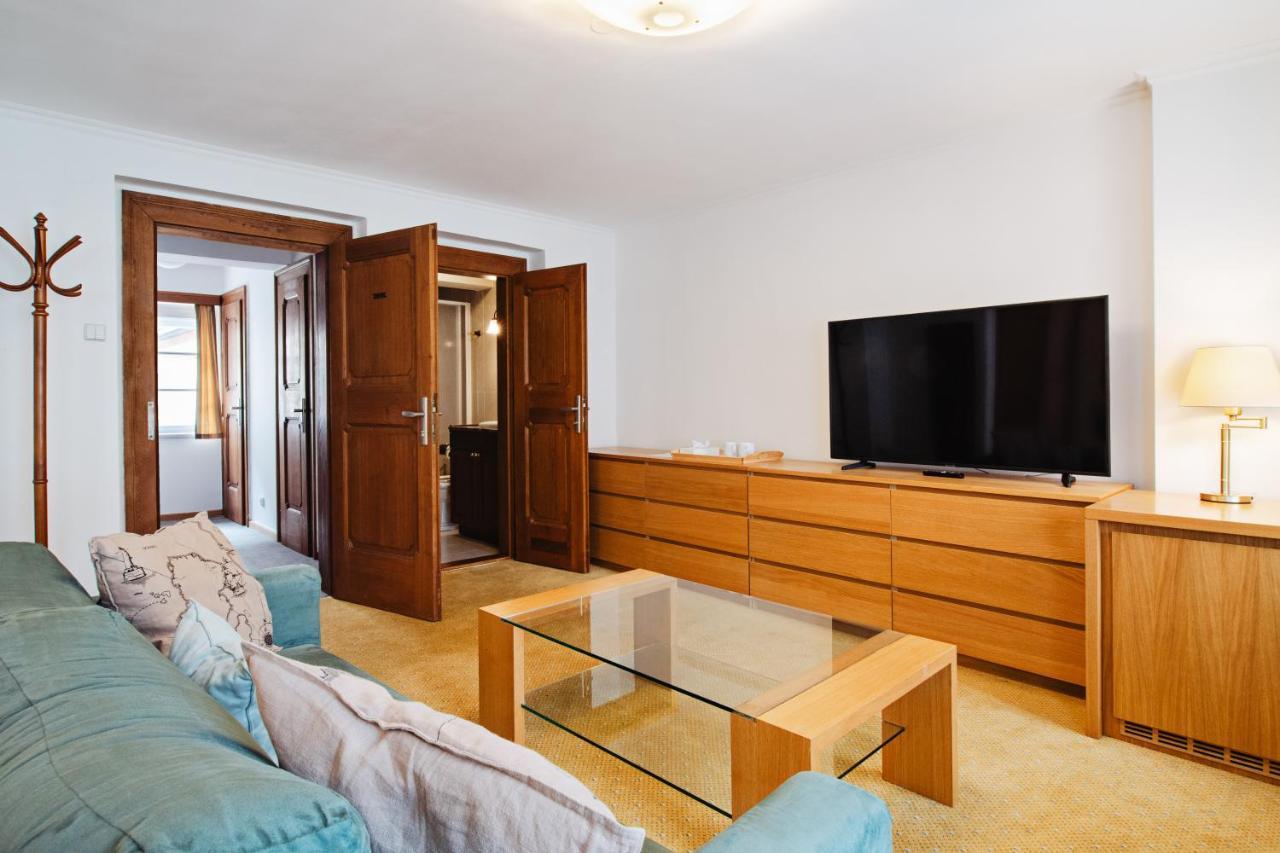 U Cerneho Medveda- At The Black Bear Apartment Prag