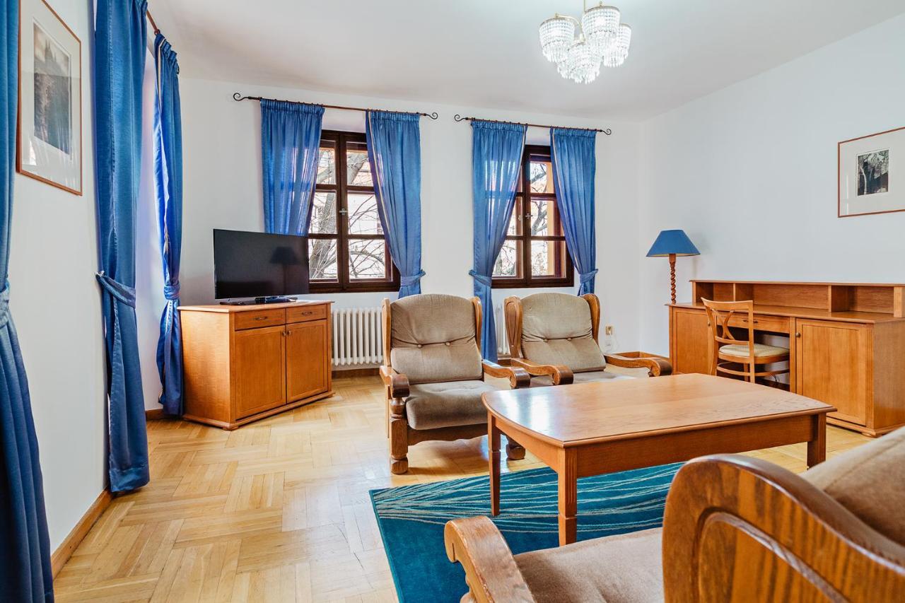 U Cerneho Medveda- At The Black Bear Apartment