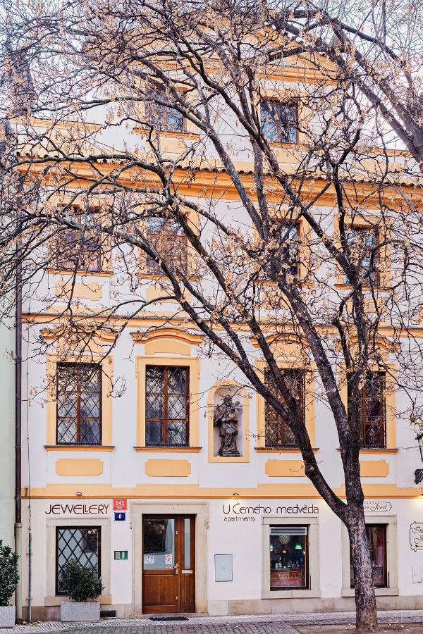 U Cerneho Medveda- At The Black Bear * Prag