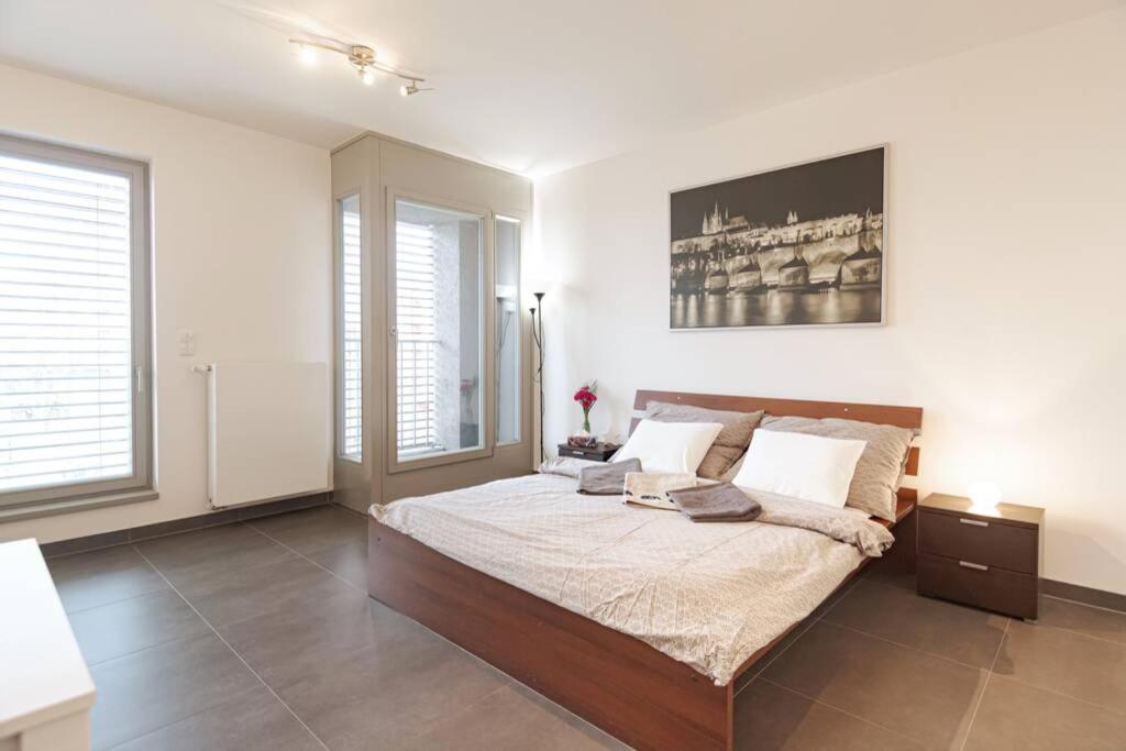 Bright Studio, 10min To The Centre, Free Parking *