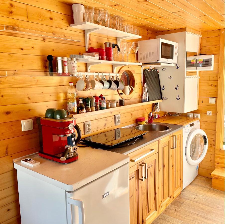 Houseboat Ginger Botel Prague
