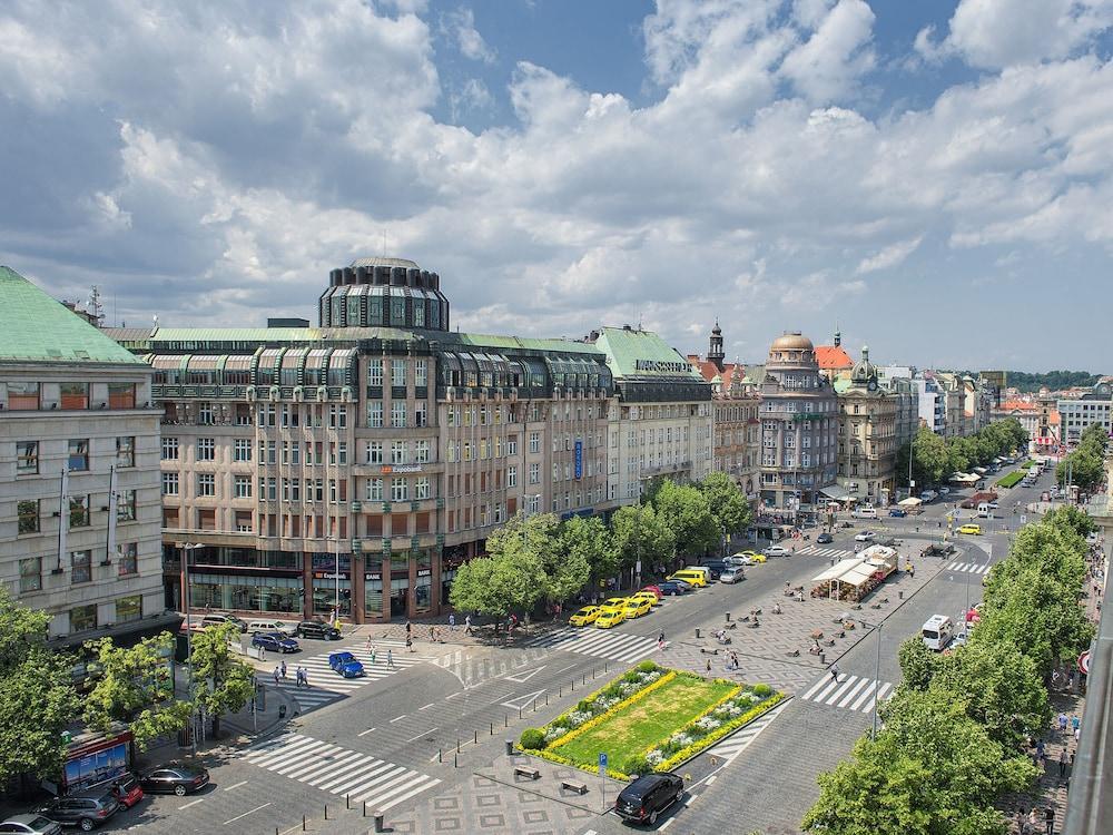 Ea Rokoko Hotel
